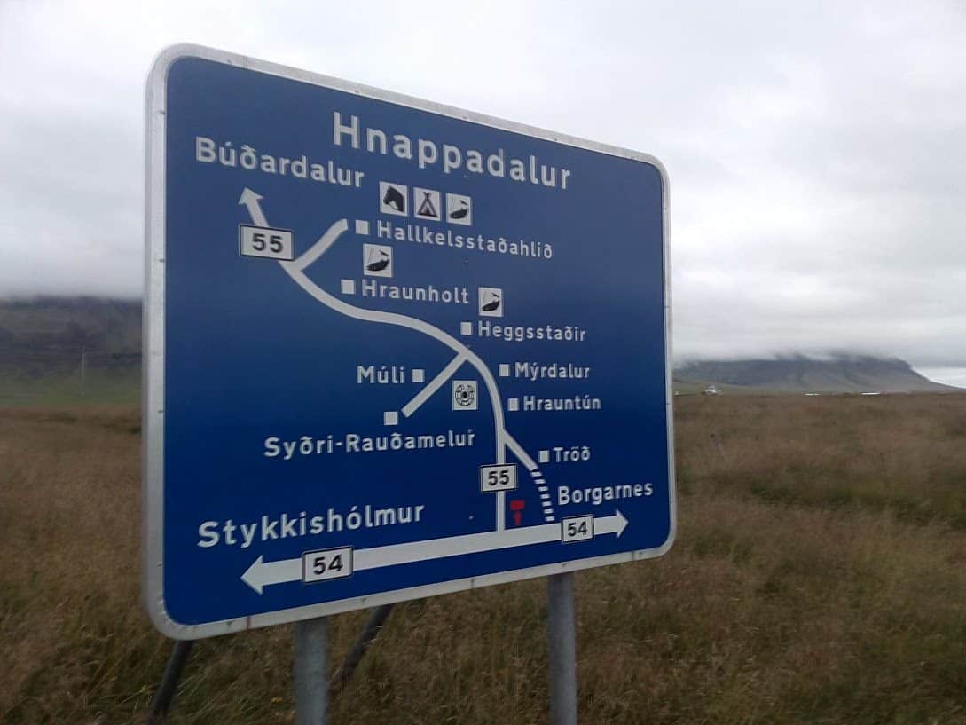 Traffic signs in Iceland