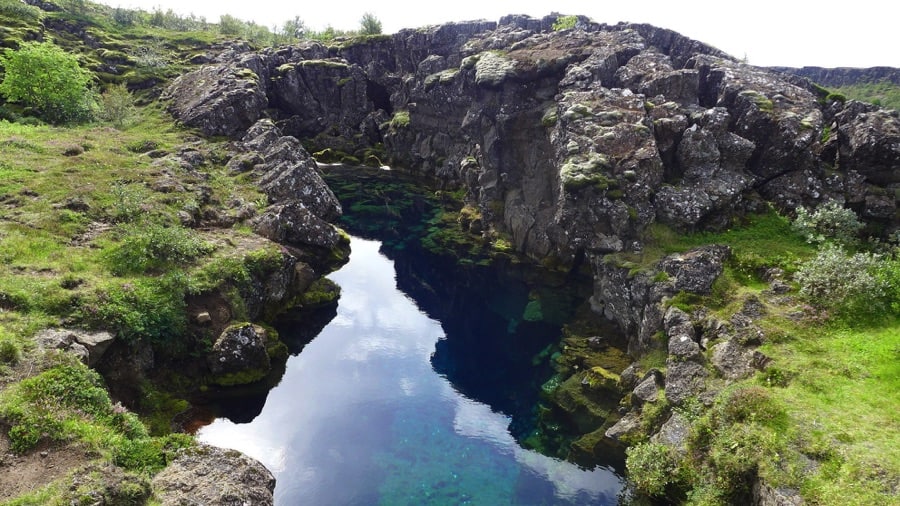 The Silfra crack at Þingvellir