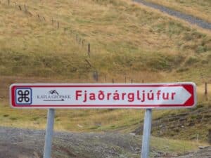 Driving to Fjaðrárgljúfur