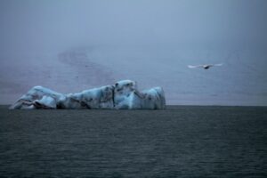 Giant iceberg in Jökulsárlón Giant iceberg in Jökulsárlón