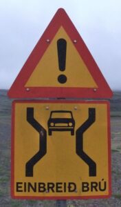 Single lane bridge sign