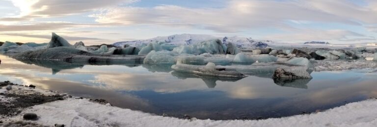 Jökulsárlón Glacial Lake in iceland camperstory