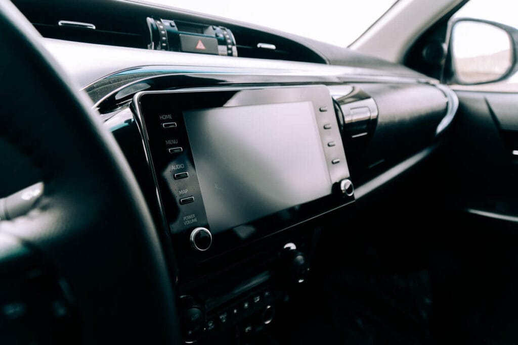 Toyota Hilux 4×4 Camper dashboard screen
