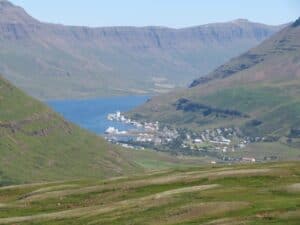 Driving to Seyðisfjörður Driving to Seyðisfjörður