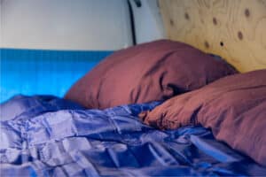 Rent Renault Master 5 interior sleeping bags pillows