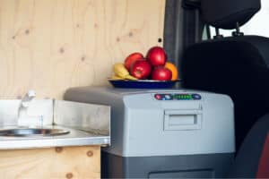 Rent Renault Master 5 interior sink, cooler