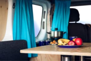 Rent Renault Trafic Manual interior table pots