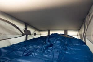 Rent vw california 4x4 vamper van interior pop up roof tent sleeping bags
