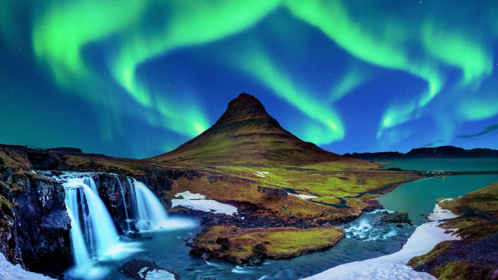 Northern Lights over Kirkjufell.
